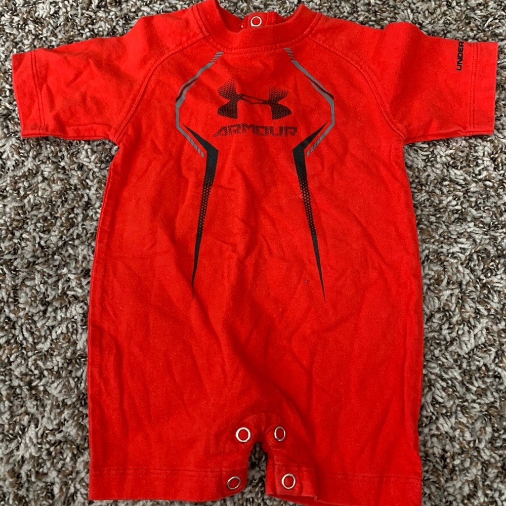 Under armor infant onesie, short